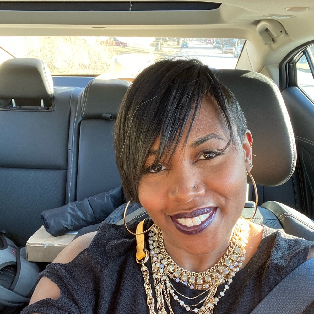 Meet your Posher, Latoya